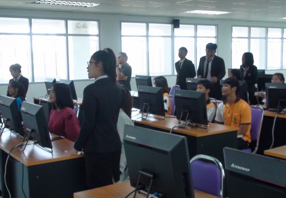 ภาพกิจกรรม โปรแกรมวิชาวิทยาการคอมพิวเตอร์ จัดโครงการสัมมนาทางด้านคอมพิวเตอร์และเทคโนโลยีสารสนเทศ เรื่อง เทคโนโลยีนวัตกรรมหุ่นยนต์สำหรับนักศึกษาเพื่อความพร้อมก้าวสู่ศตวรรษที่ 21