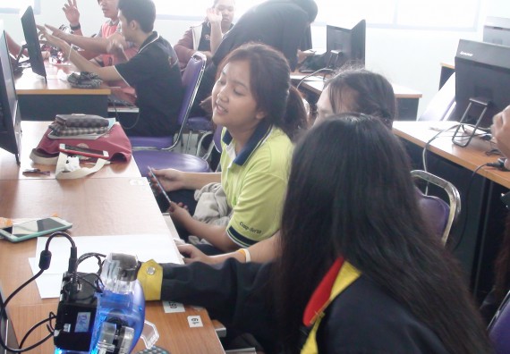 ภาพกิจกรรม โปรแกรมวิชาวิทยาการคอมพิวเตอร์ จัดโครงการสัมมนาทางด้านคอมพิวเตอร์และเทคโนโลยีสารสนเทศ เรื่อง เทคโนโลยีนวัตกรรมหุ่นยนต์สำหรับนักศึกษาเพื่อความพร้อมก้าวสู่ศตวรรษที่ 21