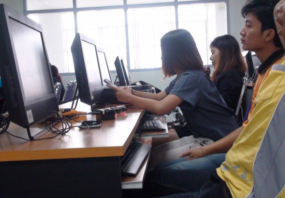 ภาพกิจกรรม โปรแกรมวิชาวิทยาการคอมพิวเตอร์ จัดโครงการสัมมนาทางด้านคอมพิวเตอร์และเทคโนโลยีสารสนเทศ เรื่อง เทคโนโลยีนวัตกรรมหุ่นยนต์สำหรับนักศึกษาเพื่อความพร้อมก้าวสู่ศตวรรษที่ 21