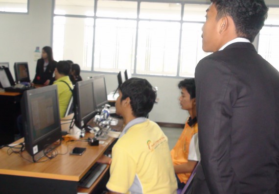 ภาพกิจกรรม โปรแกรมวิชาวิทยาการคอมพิวเตอร์ จัดโครงการสัมมนาทางด้านคอมพิวเตอร์และเทคโนโลยีสารสนเทศ เรื่อง เทคโนโลยีนวัตกรรมหุ่นยนต์สำหรับนักศึกษาเพื่อความพร้อมก้าวสู่ศตวรรษที่ 21