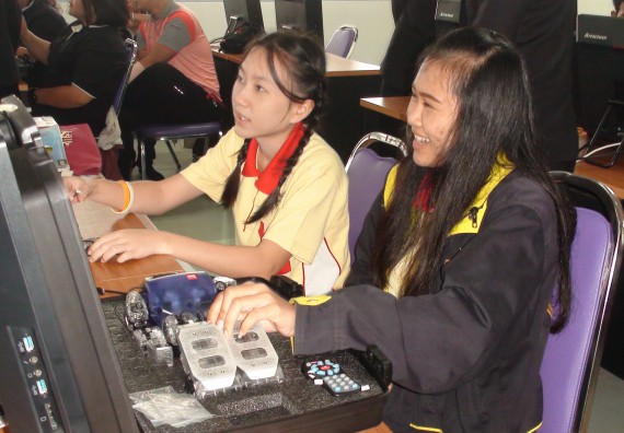 ภาพกิจกรรม โปรแกรมวิชาวิทยาการคอมพิวเตอร์ จัดโครงการสัมมนาทางด้านคอมพิวเตอร์และเทคโนโลยีสารสนเทศ เรื่อง เทคโนโลยีนวัตกรรมหุ่นยนต์สำหรับนักศึกษาเพื่อความพร้อมก้าวสู่ศตวรรษที่ 21