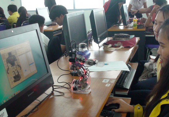 ภาพกิจกรรม โปรแกรมวิชาวิทยาการคอมพิวเตอร์ จัดโครงการสัมมนาทางด้านคอมพิวเตอร์และเทคโนโลยีสารสนเทศ เรื่อง เทคโนโลยีนวัตกรรมหุ่นยนต์สำหรับนักศึกษาเพื่อความพร้อมก้าวสู่ศตวรรษที่ 21