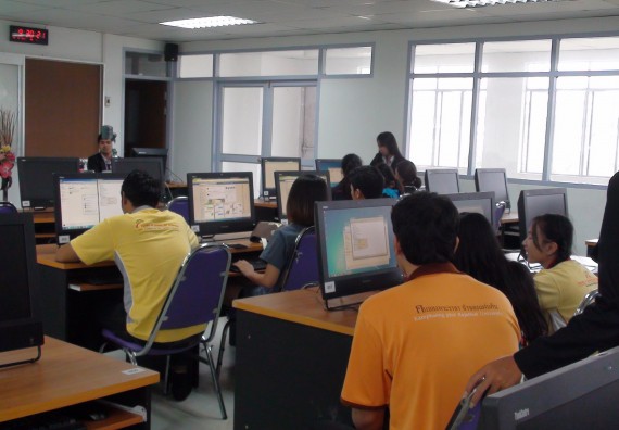 ภาพกิจกรรม โปรแกรมวิชาวิทยาการคอมพิวเตอร์ จัดโครงการสัมมนาทางด้านคอมพิวเตอร์และเทคโนโลยีสารสนเทศ เรื่อง เทคโนโลยีนวัตกรรมหุ่นยนต์สำหรับนักศึกษาเพื่อความพร้อมก้าวสู่ศตวรรษที่ 21