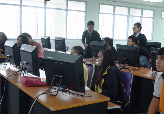 ภาพกิจกรรม โปรแกรมวิชาวิทยาการคอมพิวเตอร์ จัดโครงการสัมมนาทางด้านคอมพิวเตอร์และเทคโนโลยีสารสนเทศ เรื่อง เทคโนโลยีนวัตกรรมหุ่นยนต์สำหรับนักศึกษาเพื่อความพร้อมก้าวสู่ศตวรรษที่ 21