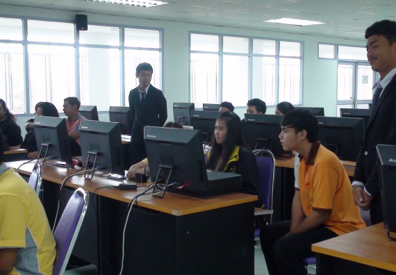 ภาพกิจกรรม โปรแกรมวิชาวิทยาการคอมพิวเตอร์ จัดโครงการสัมมนาทางด้านคอมพิวเตอร์และเทคโนโลยีสารสนเทศ เรื่อง เทคโนโลยีนวัตกรรมหุ่นยนต์สำหรับนักศึกษาเพื่อความพร้อมก้าวสู่ศตวรรษที่ 21