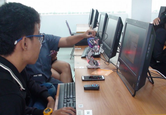 ภาพกิจกรรม โปรแกรมวิชาวิทยาการคอมพิวเตอร์ จัดโครงการสัมมนาทางด้านคอมพิวเตอร์และเทคโนโลยีสารสนเทศ เรื่อง เทคโนโลยีนวัตกรรมหุ่นยนต์สำหรับนักศึกษาเพื่อความพร้อมก้าวสู่ศตวรรษที่ 21