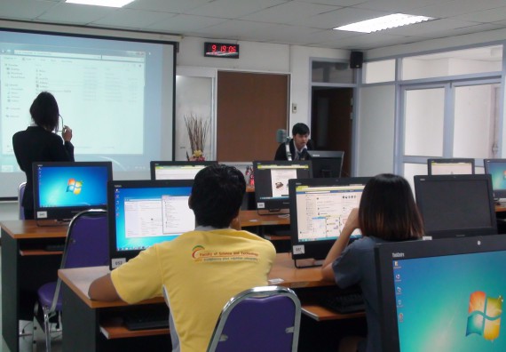 ภาพกิจกรรม โปรแกรมวิชาวิทยาการคอมพิวเตอร์ จัดโครงการสัมมนาทางด้านคอมพิวเตอร์และเทคโนโลยีสารสนเทศ เรื่อง เทคโนโลยีนวัตกรรมหุ่นยนต์สำหรับนักศึกษาเพื่อความพร้อมก้าวสู่ศตวรรษที่ 21