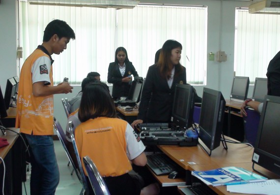 ภาพกิจกรรม โปรแกรมวิชาวิทยาการคอมพิวเตอร์ จัดโครงการสัมมนาทางด้านคอมพิวเตอร์และเทคโนโลยีสารสนเทศ เรื่อง เทคโนโลยีนวัตกรรมหุ่นยนต์สำหรับนักศึกษาเพื่อความพร้อมก้าวสู่ศตวรรษที่ 21