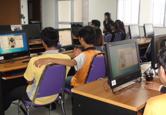 ภาพกิจกรรม โปรแกรมวิชาวิทยาการคอมพิวเตอร์ จัดโครงการสัมมนาทางด้านคอมพิวเตอร์และเทคโนโลยีสารสนเทศ เรื่อง เทคโนโลยีนวัตกรรมหุ่นยนต์สำหรับนักศึกษาเพื่อความพร้อมก้าวสู่ศตวรรษที่ 21