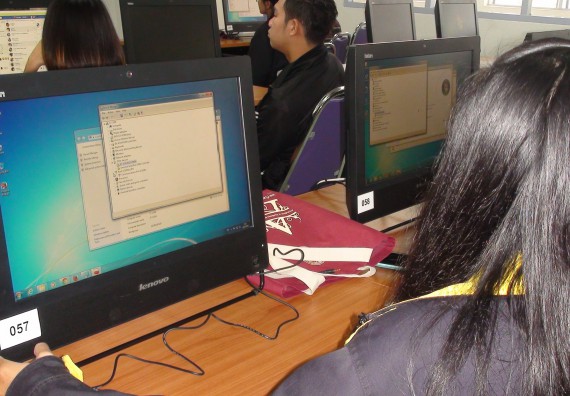 ภาพกิจกรรม โปรแกรมวิชาวิทยาการคอมพิวเตอร์ จัดโครงการสัมมนาทางด้านคอมพิวเตอร์และเทคโนโลยีสารสนเทศ เรื่อง เทคโนโลยีนวัตกรรมหุ่นยนต์สำหรับนักศึกษาเพื่อความพร้อมก้าวสู่ศตวรรษที่ 21