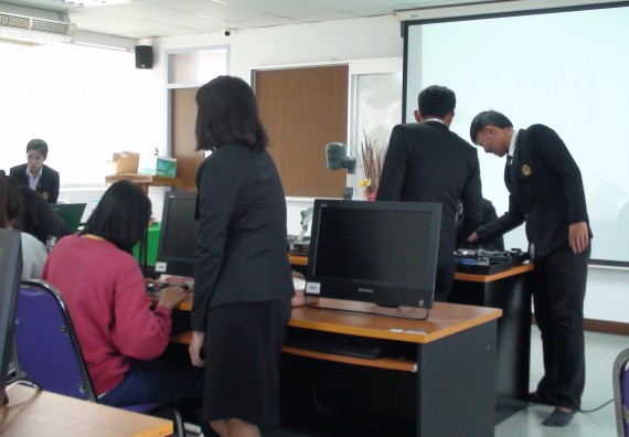 ภาพกิจกรรม โปรแกรมวิชาวิทยาการคอมพิวเตอร์ จัดโครงการสัมมนาทางด้านคอมพิวเตอร์และเทคโนโลยีสารสนเทศ เรื่อง เทคโนโลยีนวัตกรรมหุ่นยนต์สำหรับนักศึกษาเพื่อความพร้อมก้าวสู่ศตวรรษที่ 21