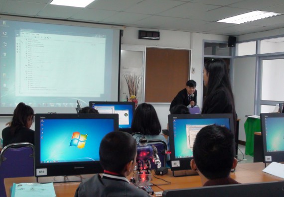 ภาพกิจกรรม โปรแกรมวิชาวิทยาการคอมพิวเตอร์ จัดโครงการสัมมนาทางด้านคอมพิวเตอร์และเทคโนโลยีสารสนเทศ เรื่อง เทคโนโลยีนวัตกรรมหุ่นยนต์สำหรับนักศึกษาเพื่อความพร้อมก้าวสู่ศตวรรษที่ 21