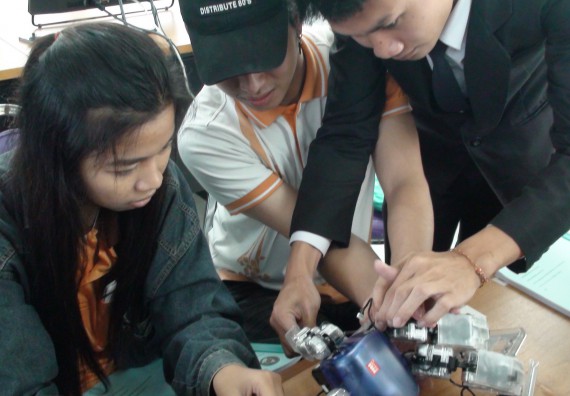 ภาพกิจกรรม โปรแกรมวิชาวิทยาการคอมพิวเตอร์ จัดโครงการสัมมนาทางด้านคอมพิวเตอร์และเทคโนโลยีสารสนเทศ เรื่อง เทคโนโลยีนวัตกรรมหุ่นยนต์สำหรับนักศึกษาเพื่อความพร้อมก้าวสู่ศตวรรษที่ 21