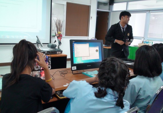 ภาพกิจกรรม โปรแกรมวิชาวิทยาการคอมพิวเตอร์ จัดโครงการสัมมนาทางด้านคอมพิวเตอร์และเทคโนโลยีสารสนเทศ เรื่อง เทคโนโลยีนวัตกรรมหุ่นยนต์สำหรับนักศึกษาเพื่อความพร้อมก้าวสู่ศตวรรษที่ 21