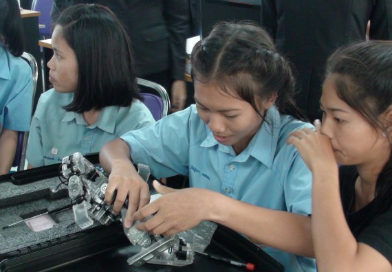 ภาพกิจกรรม โปรแกรมวิชาวิทยาการคอมพิวเตอร์ จัดโครงการสัมมนาทางด้านคอมพิวเตอร์และเทคโนโลยีสารสนเทศ เรื่อง เทคโนโลยีนวัตกรรมหุ่นยนต์สำหรับนักศึกษาเพื่อความพร้อมก้าวสู่ศตวรรษที่ 21