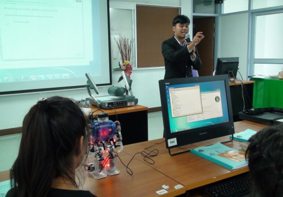 ภาพกิจกรรม โปรแกรมวิชาวิทยาการคอมพิวเตอร์ จัดโครงการสัมมนาทางด้านคอมพิวเตอร์และเทคโนโลยีสารสนเทศ เรื่อง เทคโนโลยีนวัตกรรมหุ่นยนต์สำหรับนักศึกษาเพื่อความพร้อมก้าวสู่ศตวรรษที่ 21