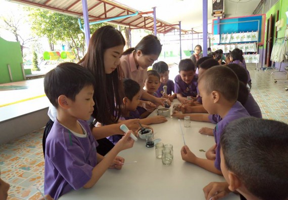 ภาพกิจกรรม คณะวิทยาศาสตร์และเทคโนโลยี จัดกิจกรรมพัฒนาทักษะทางด้านวิทยาศาสตร์สำหรับนักเรียนชั้นอนุบาล