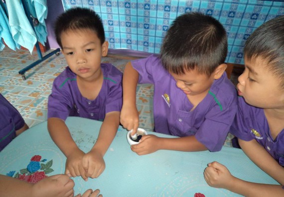 ภาพกิจกรรม คณะวิทยาศาสตร์และเทคโนโลยี จัดกิจกรรมพัฒนาทักษะทางด้านวิทยาศาสตร์สำหรับนักเรียนชั้นอนุบาล