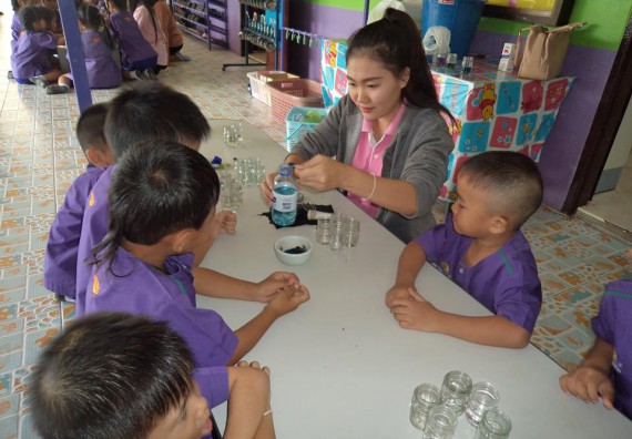 ภาพกิจกรรม คณะวิทยาศาสตร์และเทคโนโลยี จัดกิจกรรมพัฒนาทักษะทางด้านวิทยาศาสตร์สำหรับนักเรียนชั้นอนุบาล