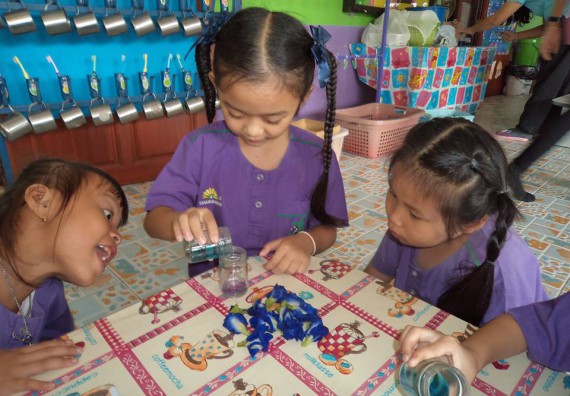 ภาพกิจกรรม คณะวิทยาศาสตร์และเทคโนโลยี จัดกิจกรรมพัฒนาทักษะทางด้านวิทยาศาสตร์สำหรับนักเรียนชั้นอนุบาล