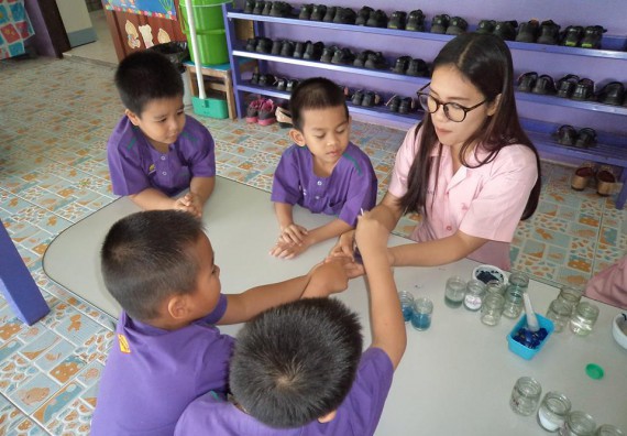 ภาพกิจกรรม คณะวิทยาศาสตร์และเทคโนโลยี จัดกิจกรรมพัฒนาทักษะทางด้านวิทยาศาสตร์สำหรับนักเรียนชั้นอนุบาล