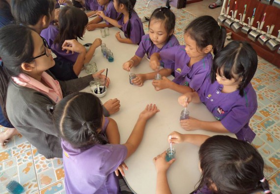 ภาพกิจกรรม คณะวิทยาศาสตร์และเทคโนโลยี จัดกิจกรรมพัฒนาทักษะทางด้านวิทยาศาสตร์สำหรับนักเรียนชั้นอนุบาล