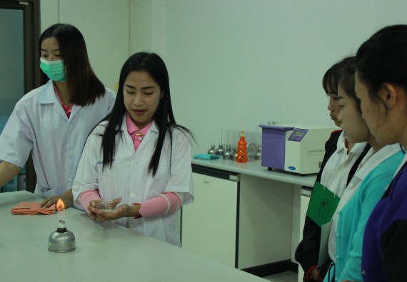 ภาพกิจกรรม โปรแกรมวิชาวิทยาศาสตร์และเทคโนโลยีการอาหาร จัดโครงการอบรมเชิงปฏิบัติการเรื่อง อาหารปลอดภัย