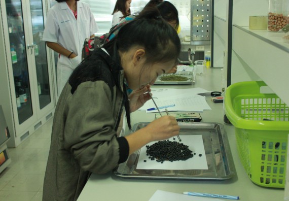 ภาพกิจกรรม โปรแกรมวิชาวิทยาศาสตร์และเทคโนโลยีการอาหาร จัดโครงการอบรมเชิงปฏิบัติการเรื่อง อาหารปลอดภัย