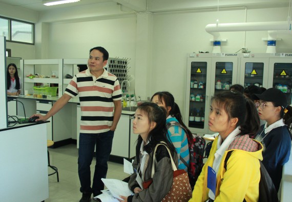 ภาพกิจกรรม โปรแกรมวิชาวิทยาศาสตร์และเทคโนโลยีการอาหาร จัดโครงการอบรมเชิงปฏิบัติการเรื่อง อาหารปลอดภัย