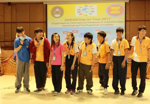 ภาพกิจกรรม โปรแกรมวิชาเคมี เข้าร่วมกิจกรรม ASEAN Day 2018
