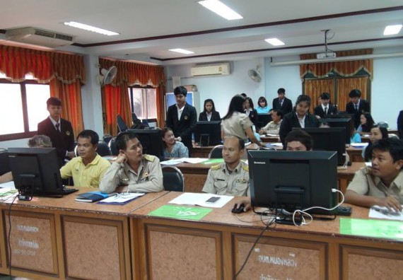 ภาพกิจกรรม คณะวิทยาศาสตร์และเทคโนโลยี จัดการอบรมเชิงปฏิบัติการด้านคอมพิวเตอร์และเทคโนโลยีสู่ชุมชนประจำปี 2561