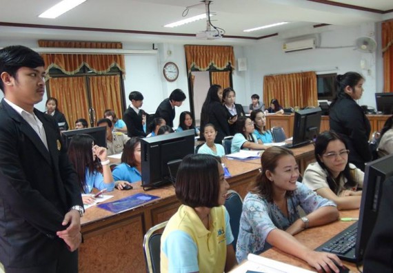 ภาพกิจกรรม คณะวิทยาศาสตร์และเทคโนโลยี จัดการอบรมเชิงปฏิบัติการด้านคอมพิวเตอร์และเทคโนโลยีสู่ชุมชนประจำปี 2561