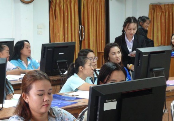 ภาพกิจกรรม คณะวิทยาศาสตร์และเทคโนโลยี จัดการอบรมเชิงปฏิบัติการด้านคอมพิวเตอร์และเทคโนโลยีสู่ชุมชนประจำปี 2561