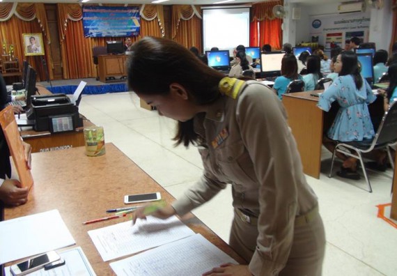 ภาพกิจกรรม คณะวิทยาศาสตร์และเทคโนโลยี จัดการอบรมเชิงปฏิบัติการด้านคอมพิวเตอร์และเทคโนโลยีสู่ชุมชนประจำปี 2561