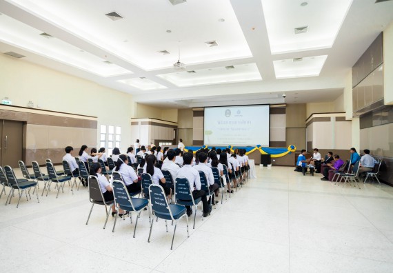 ภาพกิจกรรม คณะวิทยาศาสตร์และเทคโนโลยี จัดกิจกรรมพิธีมอบทุนเพื่อการศึกษา “ปตท.สผ. จากทรัพย์ในดินสู่สินทางปัญญา รักษาสิ่งแวดล้อม” ประจำปีการศึกษา 2560