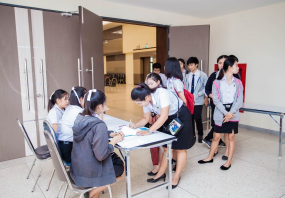 ภาพกิจกรรม คณะวิทยาศาสตร์และเทคโนโลยี จัดกิจกรรมพิธีมอบทุนเพื่อการศึกษา “ปตท.สผ. จากทรัพย์ในดินสู่สินทางปัญญา รักษาสิ่งแวดล้อม” ประจำปีการศึกษา 2560