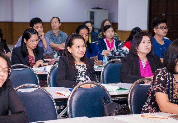 ภาพกิจกรรม คณะวิทยาศาสตร์และเทคโนโลยี จัดการอบรมเชิงปฏิบัติการ เรื่อง การส่งเสริมการเรียนรู้วิทยาศาสตร์ในรูปแบบ STEM