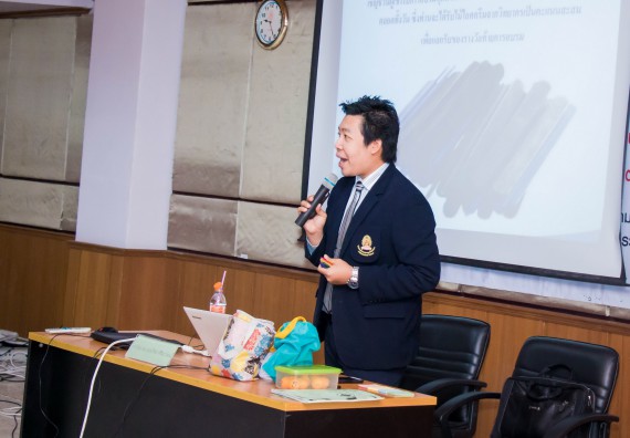 ภาพกิจกรรม คณะวิทยาศาสตร์และเทคโนโลยี จัดการอบรมเชิงปฏิบัติการ เรื่อง การส่งเสริมการเรียนรู้วิทยาศาสตร์ในรูปแบบ STEM