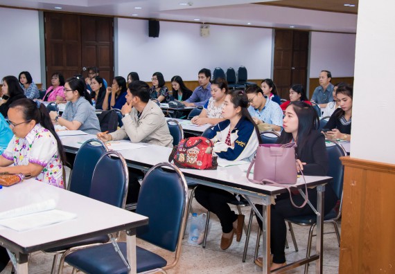 ภาพกิจกรรม คณะวิทยาศาสตร์และเทคโนโลยี จัดการอบรมเชิงปฏิบัติการ เรื่อง การส่งเสริมการเรียนรู้วิทยาศาสตร์ในรูปแบบ STEM