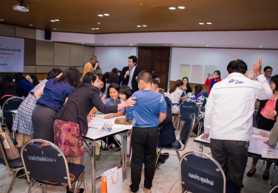 ภาพกิจกรรม คณะวิทยาศาสตร์และเทคโนโลยี จัดการอบรมเชิงปฏิบัติการ เรื่อง การส่งเสริมการเรียนรู้วิทยาศาสตร์ในรูปแบบ STEM