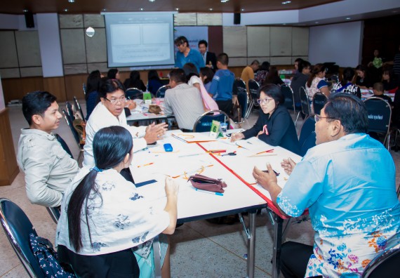 ภาพกิจกรรม คณะวิทยาศาสตร์และเทคโนโลยี จัดการอบรมเชิงปฏิบัติการ เรื่อง การส่งเสริมการเรียนรู้วิทยาศาสตร์ในรูปแบบ STEM