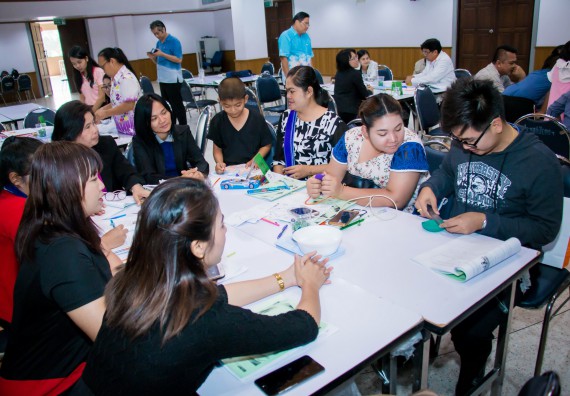 ภาพกิจกรรม คณะวิทยาศาสตร์และเทคโนโลยี จัดการอบรมเชิงปฏิบัติการ เรื่อง การส่งเสริมการเรียนรู้วิทยาศาสตร์ในรูปแบบ STEM