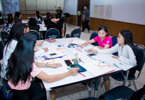 ภาพกิจกรรม คณะวิทยาศาสตร์และเทคโนโลยี จัดการอบรมเชิงปฏิบัติการ เรื่อง การส่งเสริมการเรียนรู้วิทยาศาสตร์ในรูปแบบ STEM