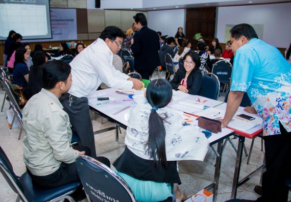 ภาพกิจกรรม คณะวิทยาศาสตร์และเทคโนโลยี จัดการอบรมเชิงปฏิบัติการ เรื่อง การส่งเสริมการเรียนรู้วิทยาศาสตร์ในรูปแบบ STEM