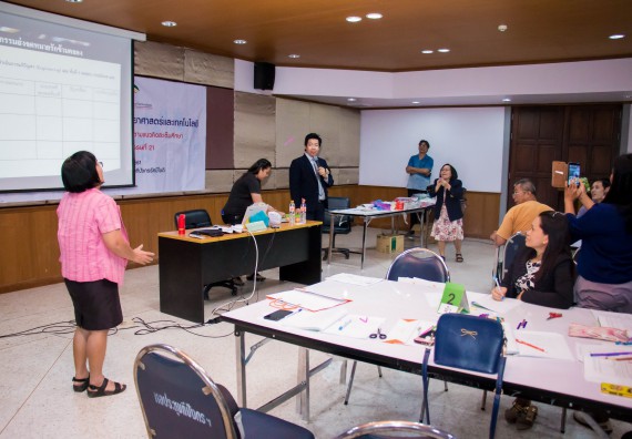 ภาพกิจกรรม คณะวิทยาศาสตร์และเทคโนโลยี จัดการอบรมเชิงปฏิบัติการ เรื่อง การส่งเสริมการเรียนรู้วิทยาศาสตร์ในรูปแบบ STEM