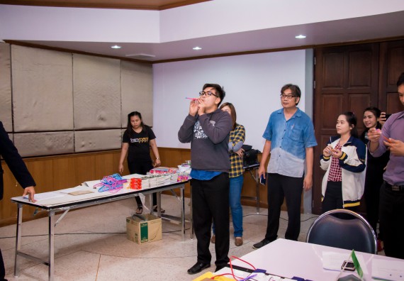 ภาพกิจกรรม คณะวิทยาศาสตร์และเทคโนโลยี จัดการอบรมเชิงปฏิบัติการ เรื่อง การส่งเสริมการเรียนรู้วิทยาศาสตร์ในรูปแบบ STEM