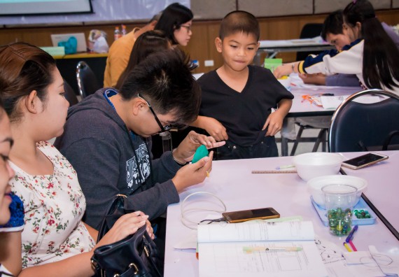 ภาพกิจกรรม คณะวิทยาศาสตร์และเทคโนโลยี จัดการอบรมเชิงปฏิบัติการ เรื่อง การส่งเสริมการเรียนรู้วิทยาศาสตร์ในรูปแบบ STEM