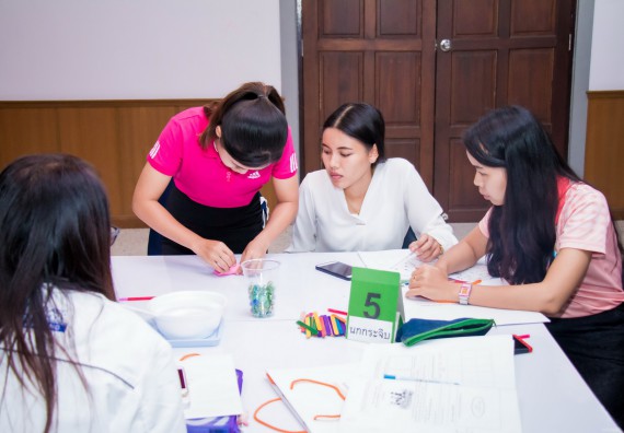 ภาพกิจกรรม คณะวิทยาศาสตร์และเทคโนโลยี จัดการอบรมเชิงปฏิบัติการ เรื่อง การส่งเสริมการเรียนรู้วิทยาศาสตร์ในรูปแบบ STEM