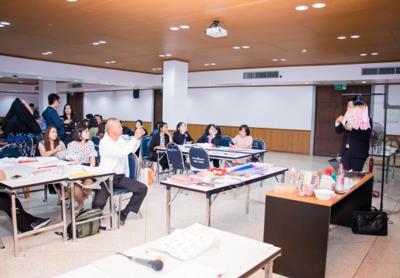 ภาพกิจกรรม คณะวิทยาศาสตร์และเทคโนโลยี จัดการอบรมเชิงปฏิบัติการ เรื่อง การส่งเสริมการเรียนรู้วิทยาศาสตร์ในรูปแบบ STEM