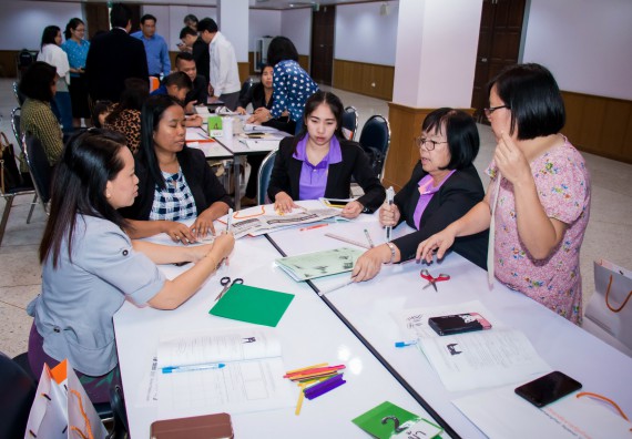 ภาพกิจกรรม คณะวิทยาศาสตร์และเทคโนโลยี จัดการอบรมเชิงปฏิบัติการ เรื่อง การส่งเสริมการเรียนรู้วิทยาศาสตร์ในรูปแบบ STEM